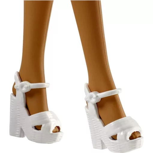 Mattel Barbie baba cipőkkel és ruházati kiegészítőkkel