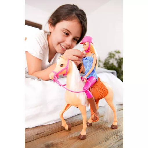Mattel Barbie FXH13 Barbie baba lóval
