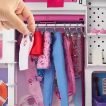 Mattel Barbie hordozható öltözőszoba ruhákkal és babával