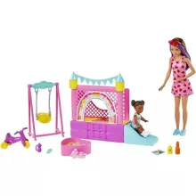 Mattel Barbie Skipper bébiszitter baba a játszótéren