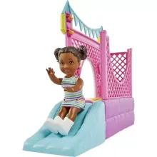 Mattel Barbie Skipper bébiszitter baba a játszótéren