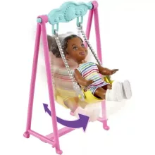 Mattel Barbie Skipper bébiszitter baba a játszótéren
