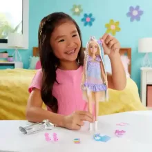 Mattel Barbie Fun & Fancy fodrászos szőke baba extra hosszú hajjal