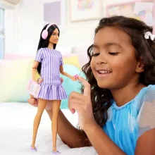 Mattel Barbie Fashionistas autista baba csíkos ruhában