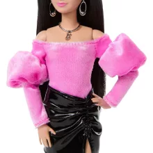 Mattel Barbie Deluxe Style baba rózsaszín-fekete ruhában