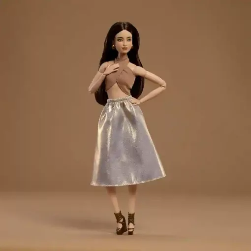 Mattel Barbie Basics Signature Model Collector divatbaba 06 keresztpántos felsőben