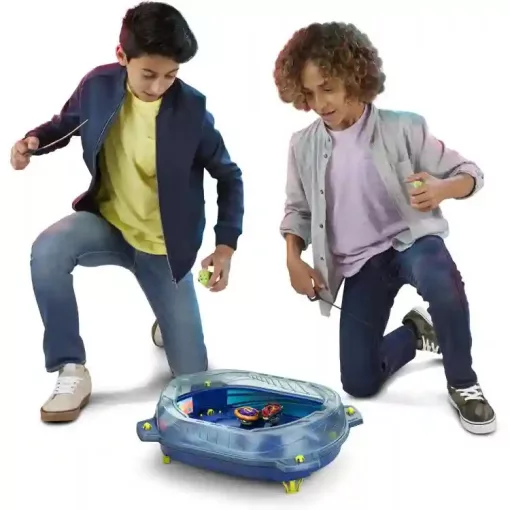 Hasbro Beyblade Burst QuadStrike harci aréna 2db pörgettyűvel és kilövővel