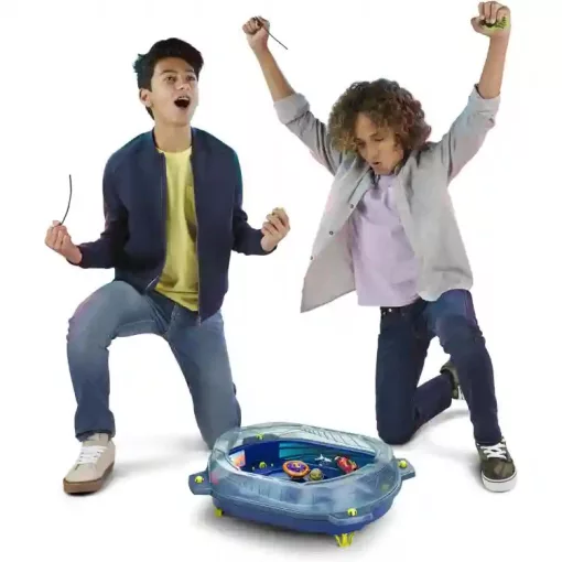 Hasbro Beyblade Burst QuadStrike harci aréna 2db pörgettyűvel és kilövővel