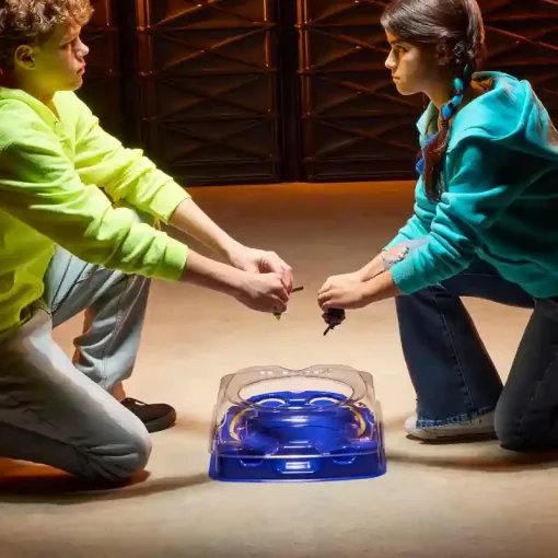 Hasbro Beyblade X Drop Attack harci aréna 2db pörgettyűvel és kilövővel