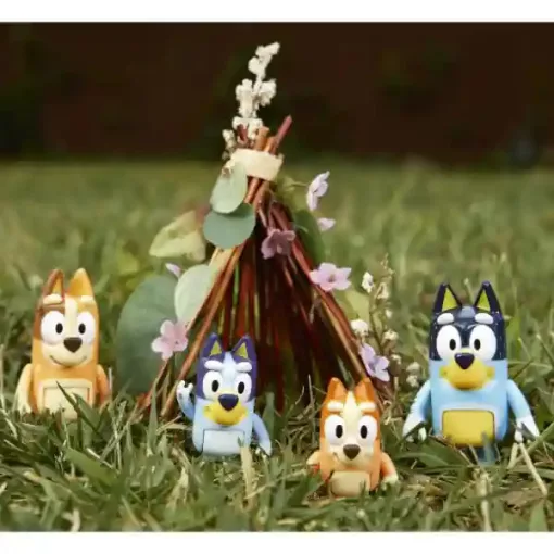 Bluey - Bluey családja 4db-os figuraszett, Bluey, Bingo, Csibész, Szimat