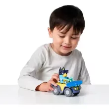 Bluey - Tengerparti homokfutó járgány Csibész figurával