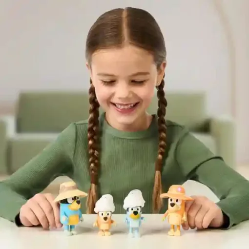 Bluey - Bluey, Bingo, Csibész és Szimat figurák családi nyaralása