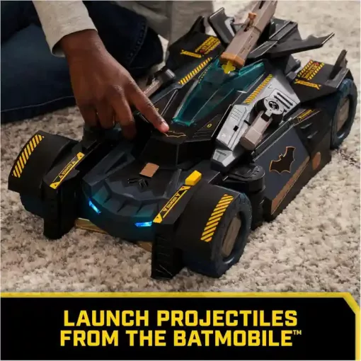 DC 2 az 1-ben interaktív átalakuló Batmobile autó vagy parancsnoki központ figurával 10cm