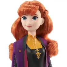 Mattel Disney Jégvarázs 2: Anna divatbaba levehető köpennyel