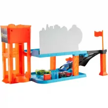 Mattel Disney Verdák: Réz-kanyoni világító garázs kisautókkal