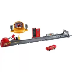   Mattel Disney Verdák: Kaszkadőr- és ugratópálya Villám McQueen kisautóval