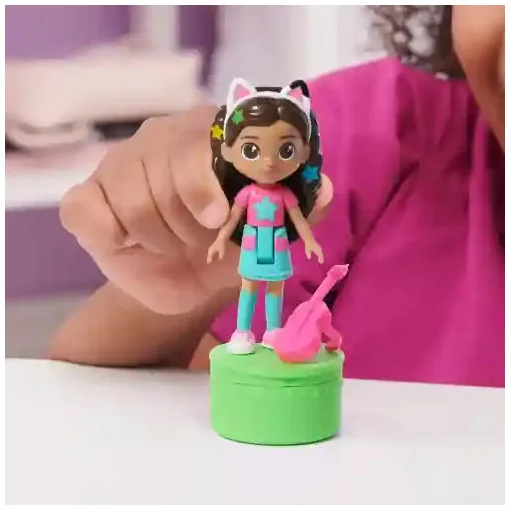 Gabi babaháza: Figuraszett