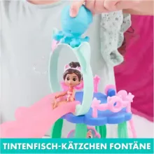 Gabi babaháza: Medencés parti Gabi és Szirénke figurákkal, Gabby"s Dollhouse