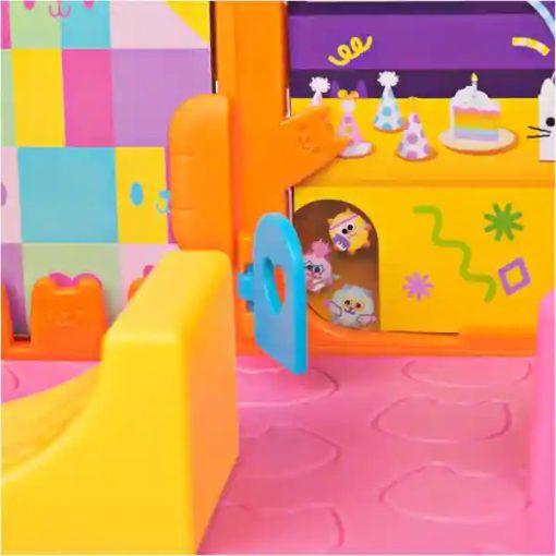 Gabi babaháza: Party szoba Gabi és Marty figurákkal, Gabby"s Dollhouse