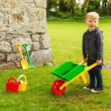 Játék talicska kerti szerszámokkal