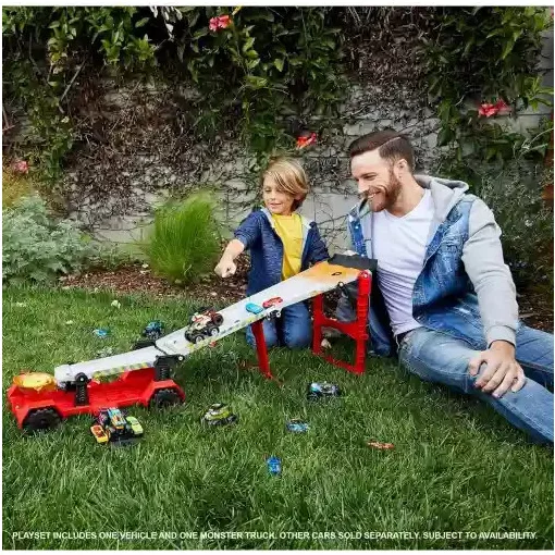 Mattel Hot Wheels Monster Trucks 2 az 1-ben pályaszett