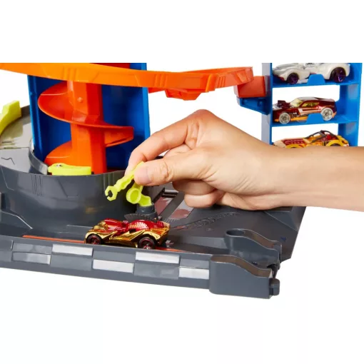 Mattel Hot Wheels GTT95 Mega garázs kisautóval