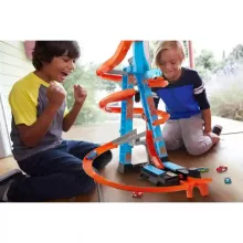Mattel Hot Wheels ütközések a toronyban motorizált pályakészlet kisautóval