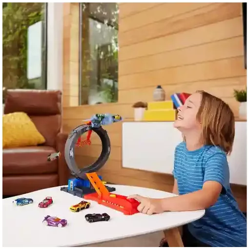 Mattel Hot Wheels denevérhurok pályakészlet kisautóval