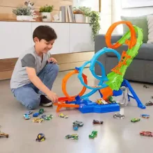 Mattel Hot Wheels 4-es hurok motorizált versenypálya, 68cm magas