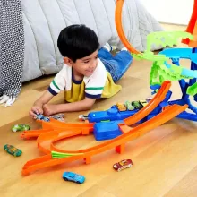 Mattel Hot Wheels ütközés a levegőben motorizált pályaszett