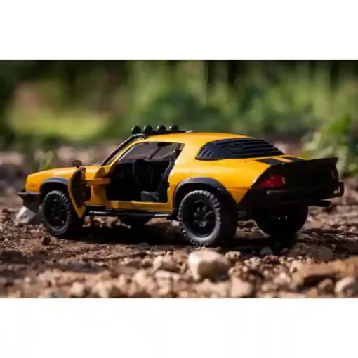 Jada Toys - Transformers: 1977 Chevrolet Camaro Bumblebee fém játékautó 22cm emblémával