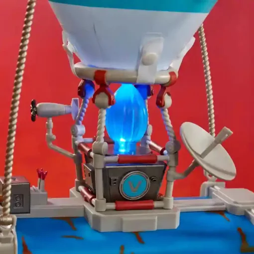 Jazwares Fortnite interaktív Battle Bus Jonesy figurával (csomagolássérült)