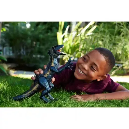 Mattel Jurassic World Indoraptor dino figura fénnyel és hanggal 40cm