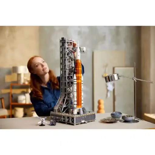 Lego Icons 10341 NASA Artemis űrkilövő rendszer