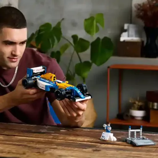 Lego Icons 10353 Williams Racing FW14B és Nigel Mansell Formula 1 versenyautó