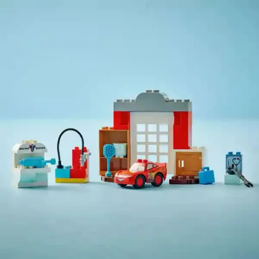 Lego Duplo Disney 10456 Verdák: Villám McQueen látogatása Doki garázsában