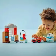 Lego Duplo Disney 10456 Verdák: Villám McQueen látogatása Doki garázsában