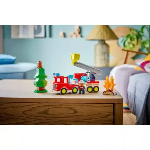 Lego Duplo 10473 Tűzoltóautó tömlővel és tűzoltóval