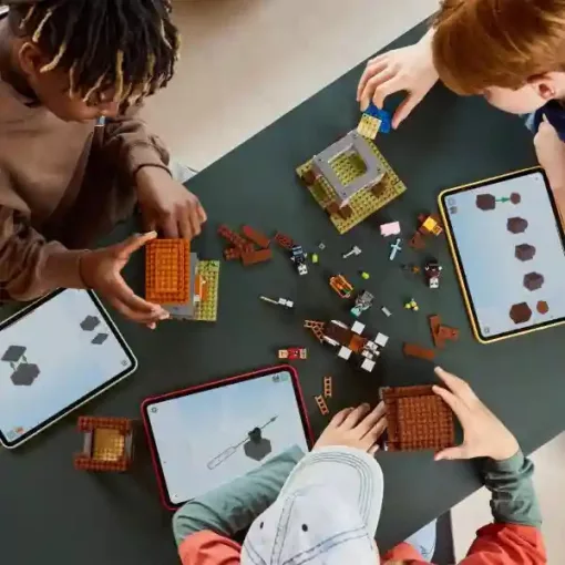 Lego Minecraft 21278 A Fosztogató őrtorony és a Romboló