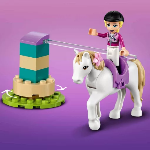 Lego Friends 41441 Lovasiskola és lószállító