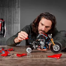 Lego Technic 42107 Ducati Panigale V4 R