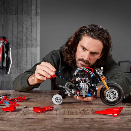 Lego Technic 42107 Ducati Panigale V4 R