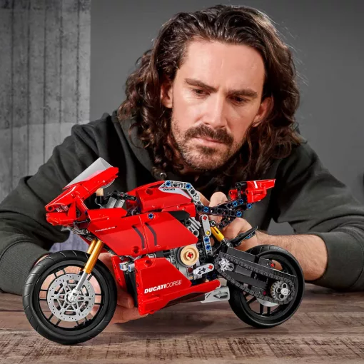 Lego Technic 42107 Ducati Panigale V4 R