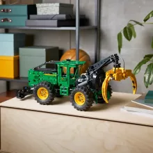 Lego Technic 42157 John Deere 948L-II Skidder erdészeti rönkvontató