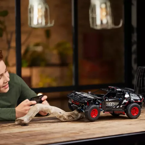 Lego Technic 42160 Audi RS Q e-tron RC távirányítós rally autó