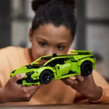 Lego Technic 42161 Lamborghini Huracán Tecnica szuperautó