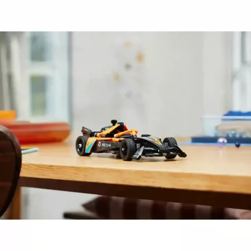 Lego Technic 42169 NEOM McLaren Formula E hátrahúzós versenyautó