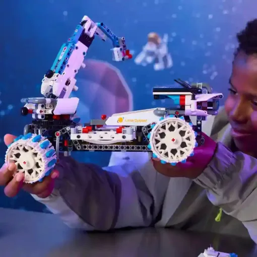 Lego Technic 42211 Lunar Outpost™ holdjáró űrjármű