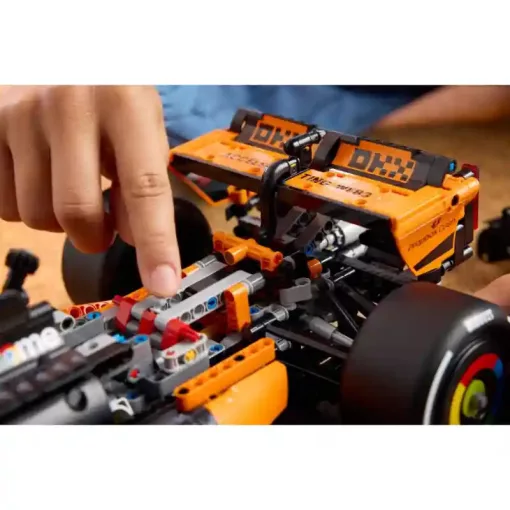 Lego Technic 42228 McLaren MCL39 F1® versenyautó