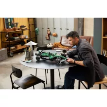 LEGO Technic 42240 Aston Martin Aramco AMR25 F1® versenyautó